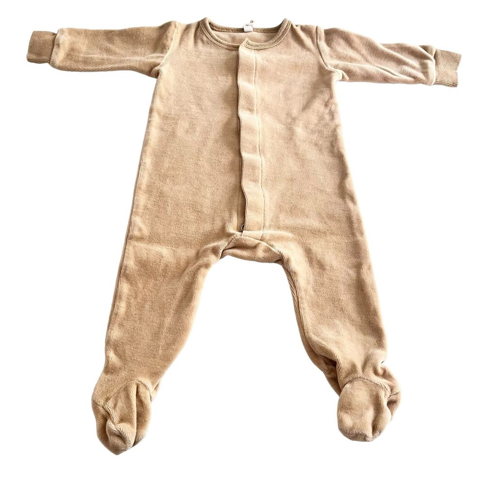 Quincy Mae Unisex Organic Velour Hidden Snap Footie in Honey size 3-6 months